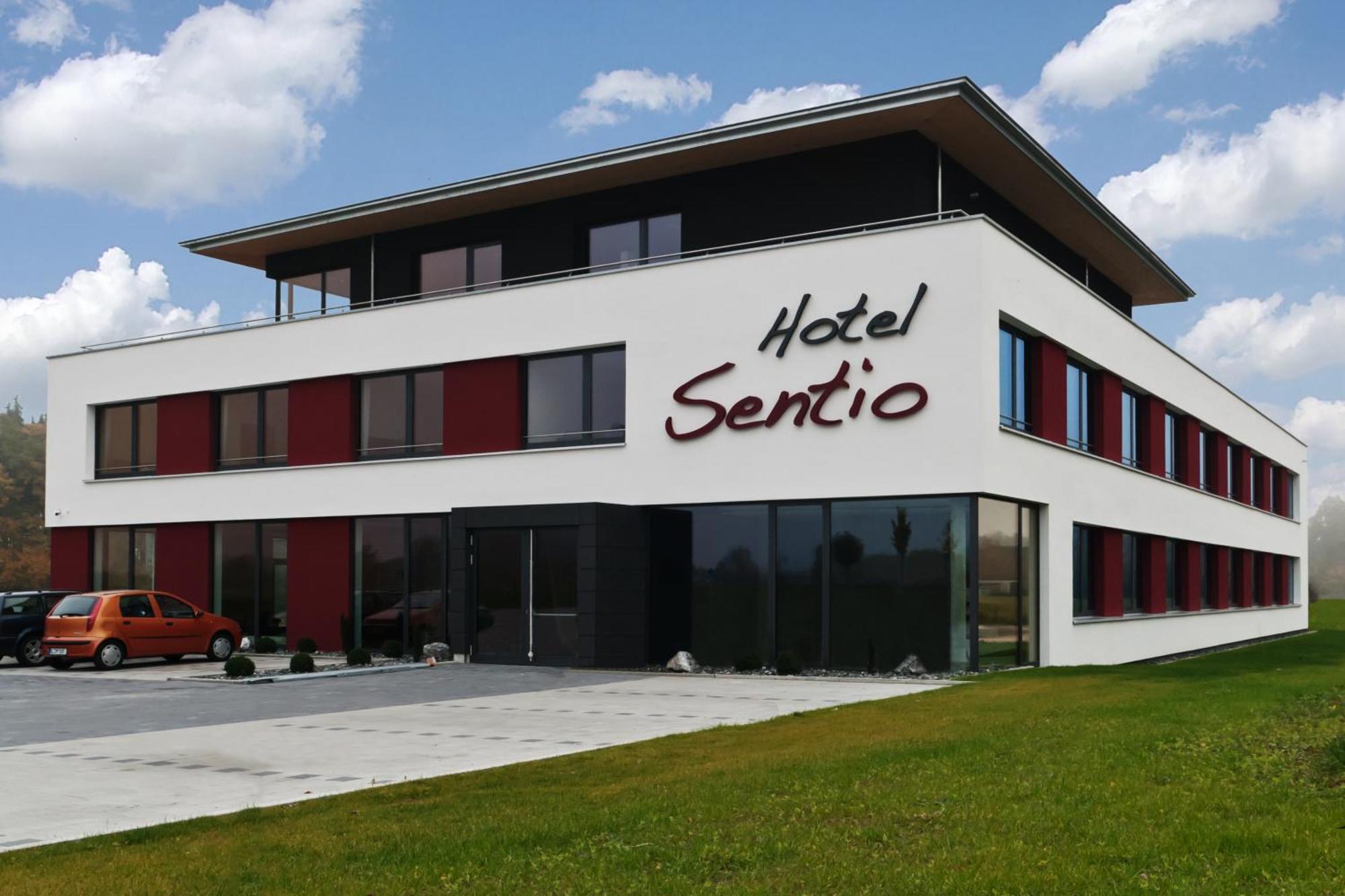 Hotel Sentio Vöhringen エクステリア 写真